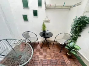 Laurel's terrace with Air con by Apart Logroño - Image 5