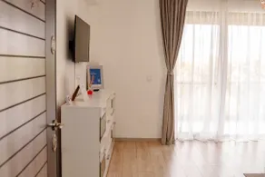 2 bedroom apartment in a lively area! - Image 4