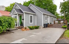 Long Pour: Top Rated Downtown Luxury Bourbon Home - Image 3