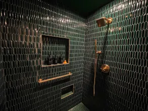 Long Pour: Top Rated Downtown Luxury Bourbon Home - Image 2
