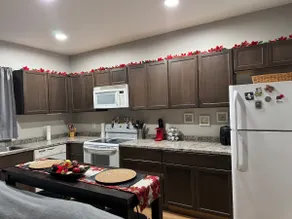Cozy Private Guesthouse w/ Full Kitchen & Wi-Fi - Image 2