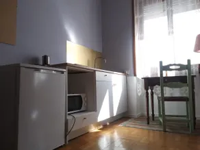 Piazza San Babila studio apartment - Image 3