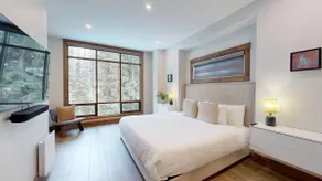 Luxury Village Retreat - Steps from the Village - Image 2