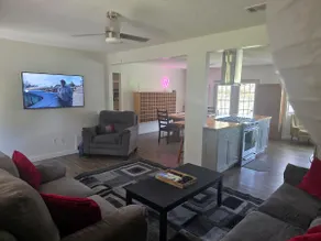 Sunny Pensacola poolside retreat 3br Oasis - Image 2