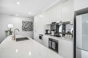 Heart of Belconnen 2BR 2BA with pool, spa, sauna, gym, UC - Image 4