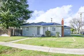 Newly Renovated 3Bed on Corner-lot EasyA to US99 - Image 1
