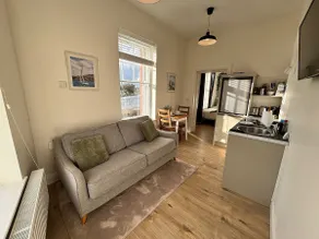 Bright and cozy apartment on Grand Canal Greenway - Image 2