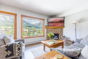 Heart of Canmore - Dog Friendly w/ Rooftop Hot Tub - Image 3
