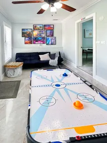 Luxurious & Spacious Villa ~ Backyard ~ Fun Games - Image 4