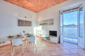 Lago Magico Pied Dans L' Eau - by Happy Rentals - Image 3