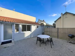 Small house close to the beach. - Image 3