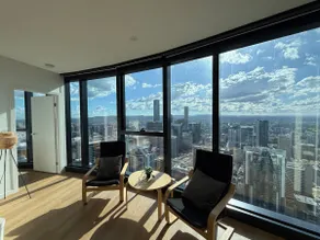 Amazing Level 60 Skytower City view Free Parking - Image 2
