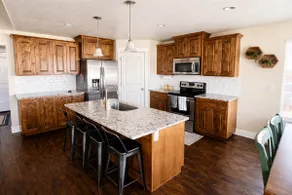 Sleeps 16 Cozy 6 beds home w/tons of living space - Image 5