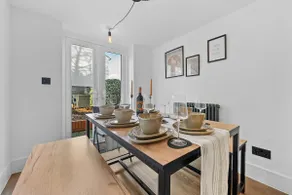 4BR Stylish Southampton City Centre Luxe House - Image 5