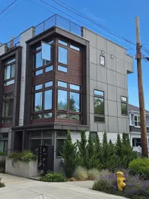 3-level Corner Townhome with Private Rooftop Deck - Image 5