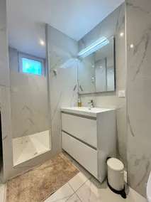 Nice apartment in a refurbished house - Image 5