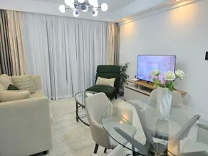 Modern Luxurious 1 bedroom with a pool and a gym - Image 2