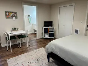 Central Salem Hideaway Studio - Image 3