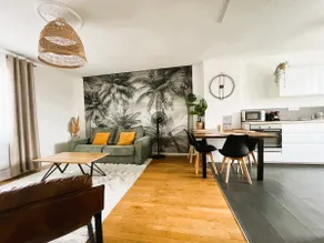 Bohemian Apartment | Train Station & Parking - Image 2