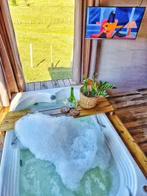 Cottage with Bathtub and Pool: Chácara das Estrelas - Image 3