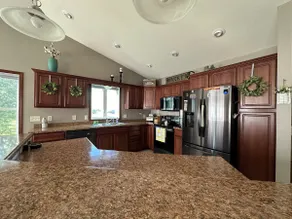 Cozy 3 Bedroom Townhouse With A Country View - Image 4