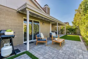 Centrally located! Fabulous home & Gated community - Image 2