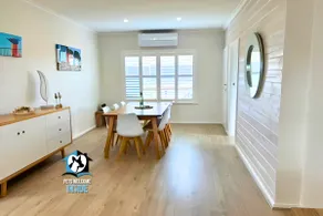 Stones Throw to Beach & Chiton Surf Club - Image 3