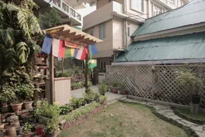 Vintage Studio w/ Fireplace in Darjeeling - Image 4