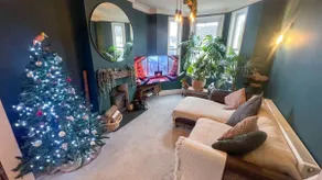 Beautiful 3 bed home with large driveway parking - Image 2