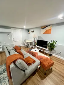 Cozy 2-Floor Apartment with Garage Access - Image 2
