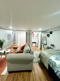 Cozy 2-Floor Apartment with Garage Access - Image 5