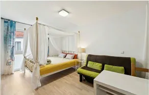 Bright direct to CityCenter TradeFair, Full 2-Bath - Image 5