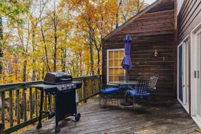 Cheerful 3-Bedroom Cabin - Image 4