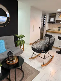 Modern apartment. Super central. - Image 5