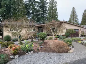 Garden Retreat: Bellevue 2BR w/ King Bed & Patio - Image 4