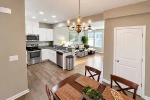 Mackintosh 4BR Townhome, Pet-Friendly, Fire Pit - Image 4