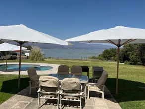 Beautiful lakefront house with pool - Image 2
