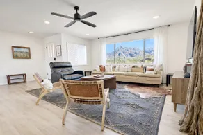 The Fox House: Friends and Family Retreat with Game Room, Pool Table, Volleyball - Image 3