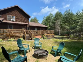 Iroquois Lodge | Pet Friendly! Minutes to Main St. - Image 5