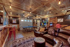 Lincoln Retreat*Hot Tub*Sauna*Fire Pit & Game Room - Image 3