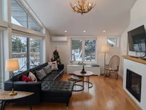 Lake House Chalet Laurentians - Image 2