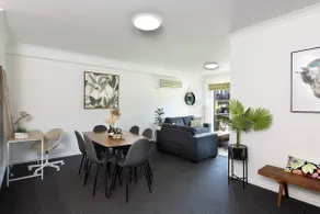 Spacious 2BR East Perth Pool Gym CATBus CBD Optus - Image 2