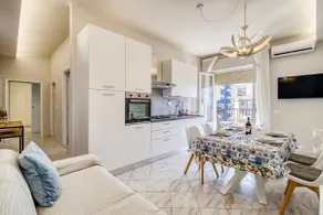 Bedo House - Beachfront Sea View Apartment in Follonica - Happy Rentals - Image 2