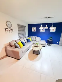 House white moon. - Image 3