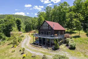 Peaceful Mountain Getaway: hot tub, hiking, views - Image 2
