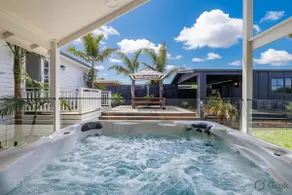 Endless Summer, Outdoor Spa Jacuzzi, Games room - Image 2
