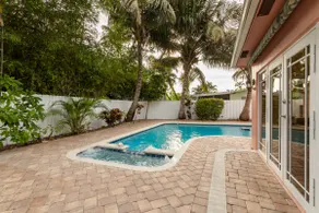 Sunset Oasis Tropical Retreat - Image 5