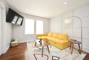 Luke 2 House | Stylish, Boston, Parking, Clean - Image 3