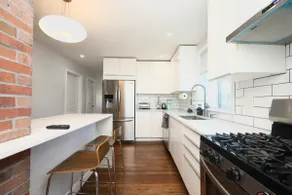 Luke 2 House | Stylish, Boston, Parking, Clean - Image 5