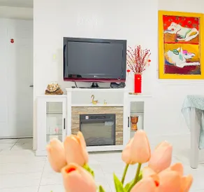 Cheerful-2 bedrooms 1 bath, Portola, San Francisco - Image 2
